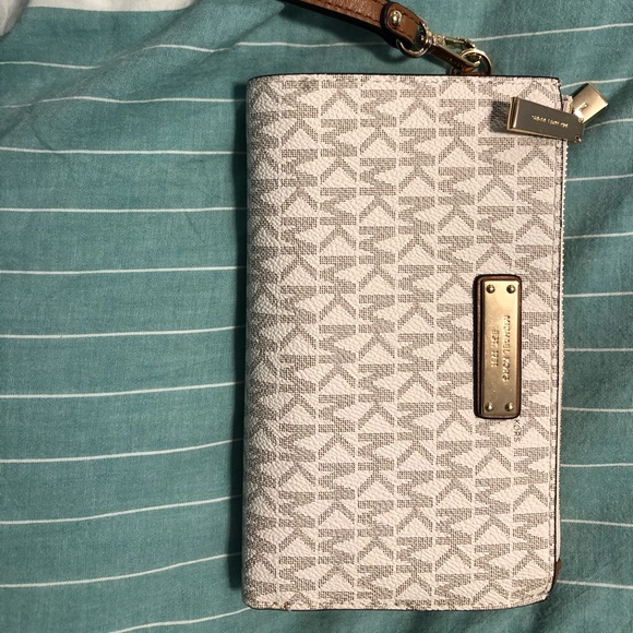 Michael Kors Handbags - Michael Kors brand new without tags 🔥🔥